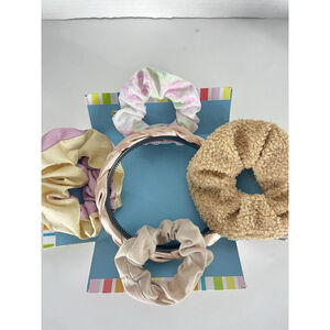 Hair Accessories Box Sorprise– Scrunchies, Clips, and Headbands Gift Set Neutra